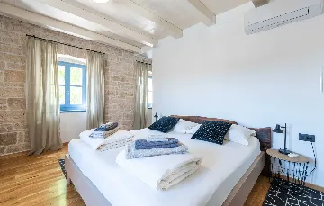 Renovated Stone Villa with Private Pool, Brečevići