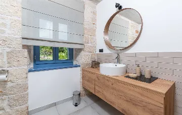Renovated Stone Villa with Private Pool, Brečevići