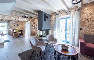 Renovated Stone Villa with Private Pool, Brečevići
