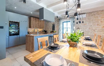 Renovated Stone Villa with Private Pool, Brečevići