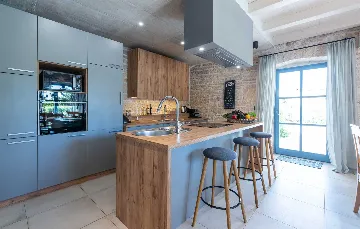 Renovated Stone Villa with Private Pool, Brečevići