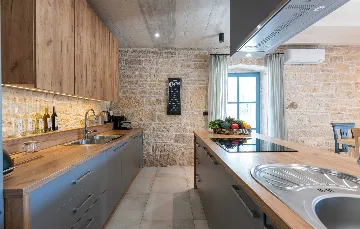 Renovated Stone Villa with Private Pool, Brečevići
