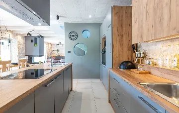 Renovated Stone Villa with Private Pool, Brečevići