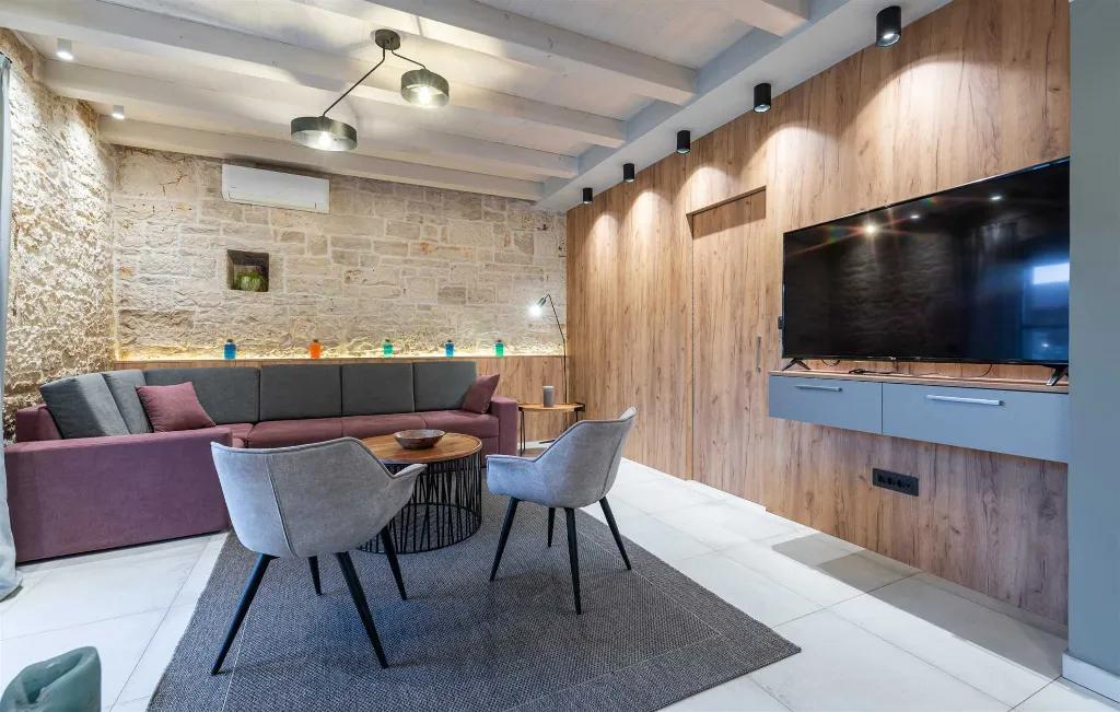 Renovated Stone Villa with Private Pool, Brečevići