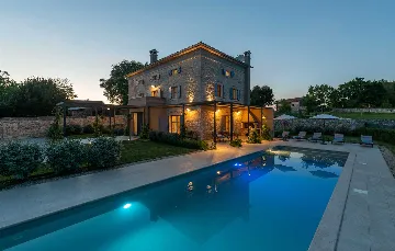 Renovated Stone Villa with Private Pool, Brečevići
