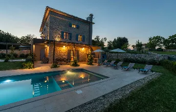 Renovated Stone Villa with Private Pool, Brečevići