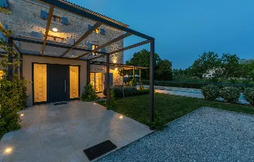 Renovated Stone Villa with Private Pool, Brečevići