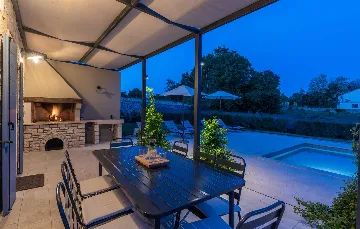 Renovated Stone Villa with Private Pool, Brečevići