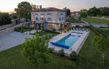 Renovated Stone Villa with Private Pool, Brečevići