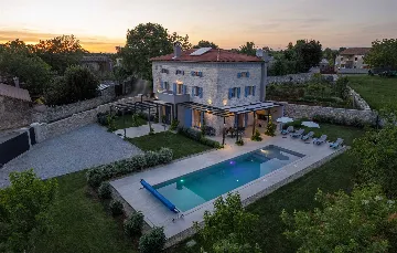 Renovated Stone Villa with Private Pool, Brečevići