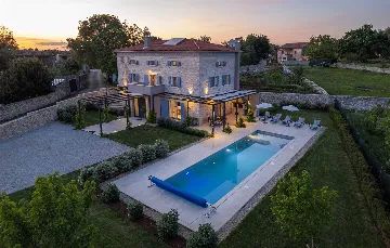Renovated Stone Villa with Private Pool, Brečevići