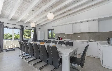 6-Bedroom Villa with Private Pool in Pomer