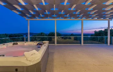 6-Bedroom Villa with Private Pool in Pomer