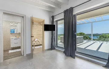 6-Bedroom Villa with Private Pool in Pomer