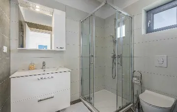 6-Bedroom Villa with Private Pool in Pomer