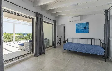 6-Bedroom Villa with Private Pool in Pomer