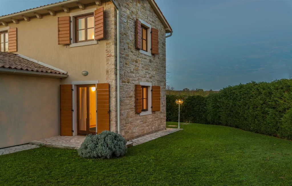 4-Bedroom Villa for 10 Guests in Barban, Croatia