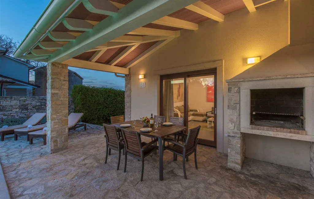 4-Bedroom Villa for 10 Guests in Barban, Croatia