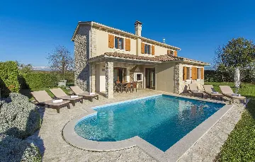 4-Bedroom Villa for 10 Guests in Barban, Croatia