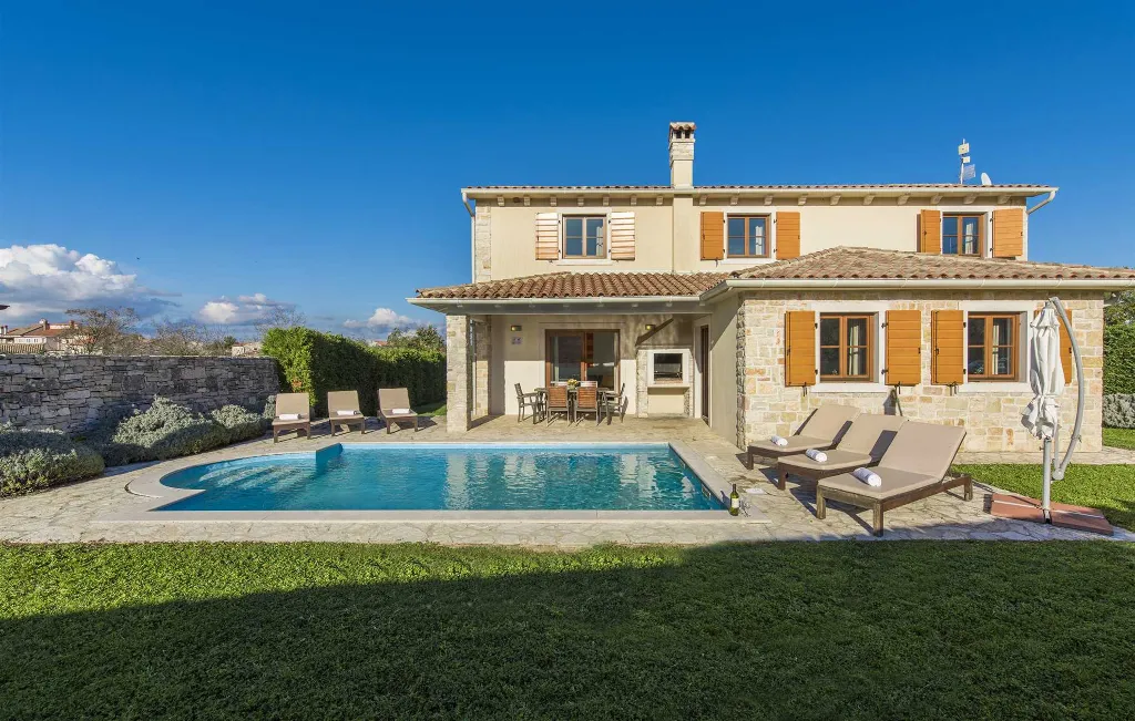 4-Bedroom Villa for 10 Guests in Barban, Croatia