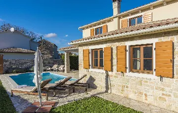 4-Bedroom Villa for 10 Guests in Barban, Croatia