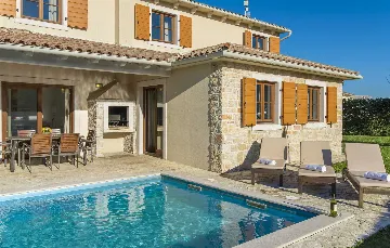 4-Bedroom Villa for 10 Guests in Barban, Croatia