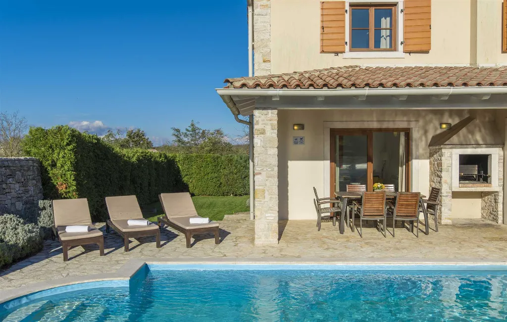 4-Bedroom Villa for 10 Guests in Barban, Croatia