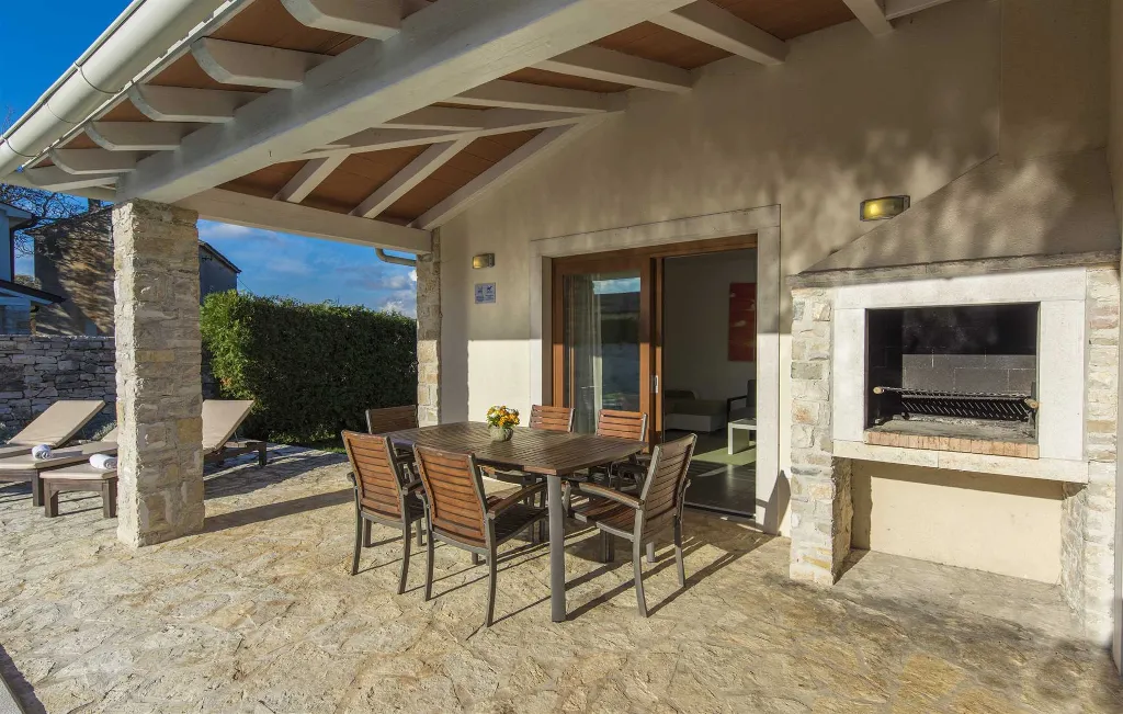 4-Bedroom Villa for 10 Guests in Barban, Croatia