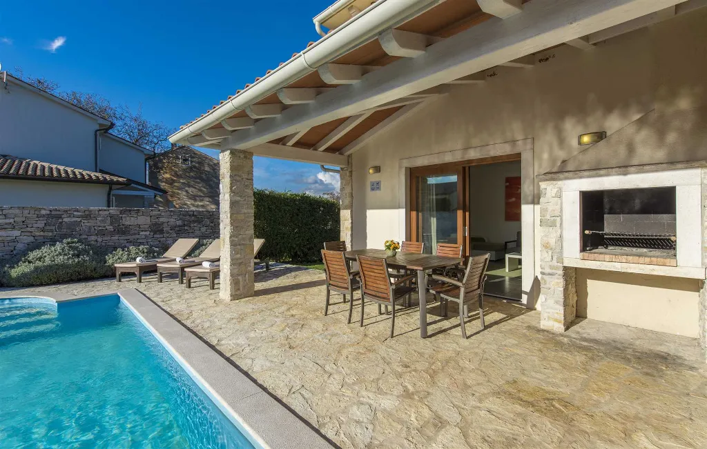 4-Bedroom Villa for 10 Guests in Barban, Croatia