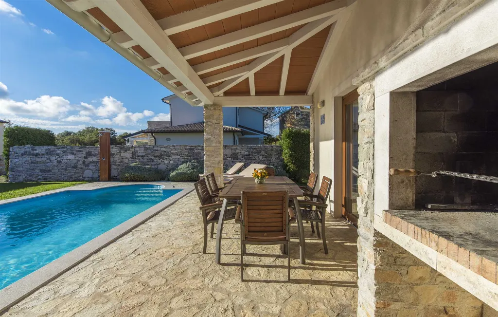 4-Bedroom Villa for 10 Guests in Barban, Croatia