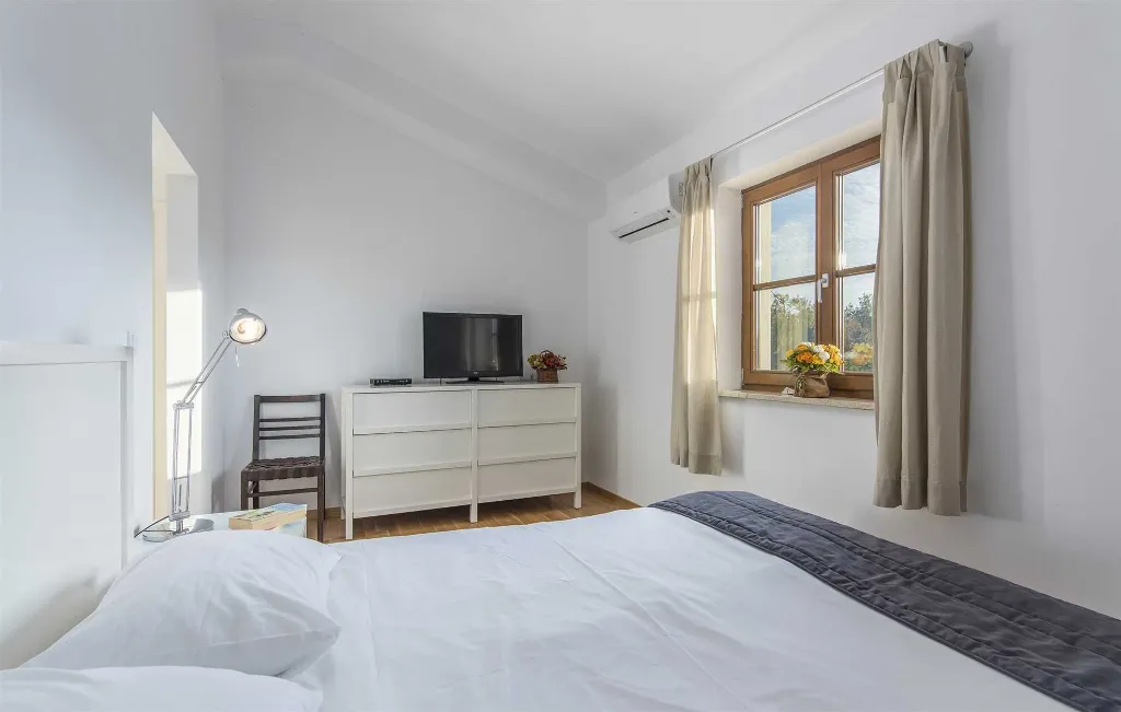 4-Bedroom Villa for 10 Guests in Barban, Croatia