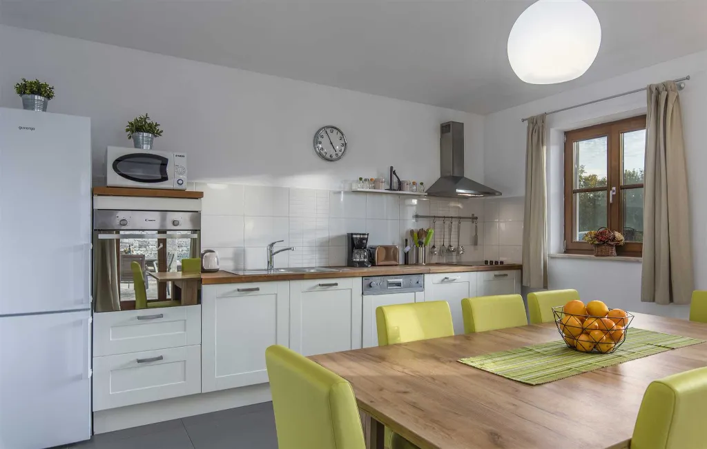 4-Bedroom Villa for 10 Guests in Barban, Croatia