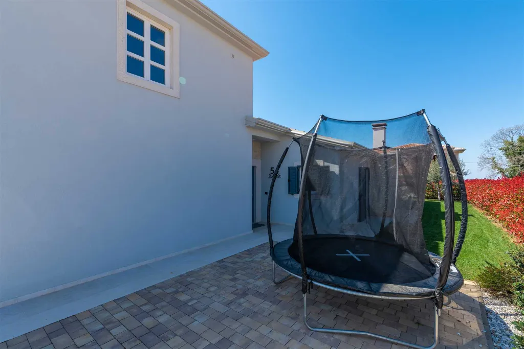 4-Bedroom Villa in Markovac for Up to 8