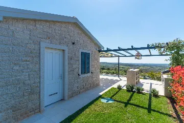 4-Bedroom Villa in Markovac for Up to 8