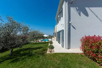 4-Bedroom Villa in Markovac for Up to 8