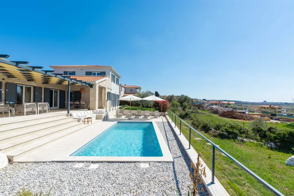 4-Bedroom Villa in Markovac for Up to 8