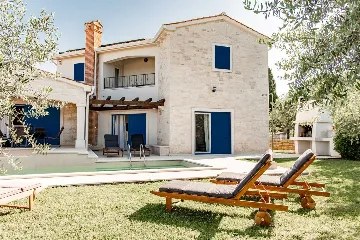 Villa in Tar for up to 8 with Private Pool