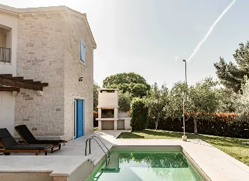 Villa in Tar for up to 8 with Private Pool