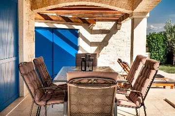 Villa in Tar for up to 8 with Private Pool