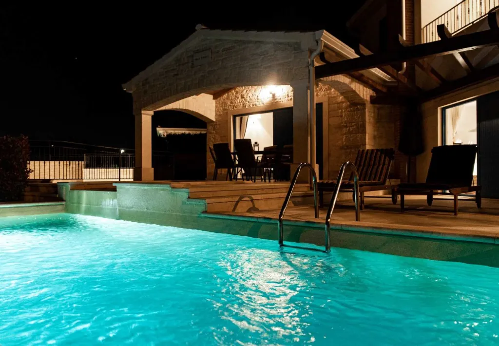 Villa in Tar for up to 8 with Private Pool