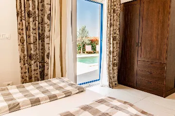 Villa in Tar for up to 8 with Private Pool