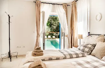 Tar Villa with Private Pool & Sea-View Terrace