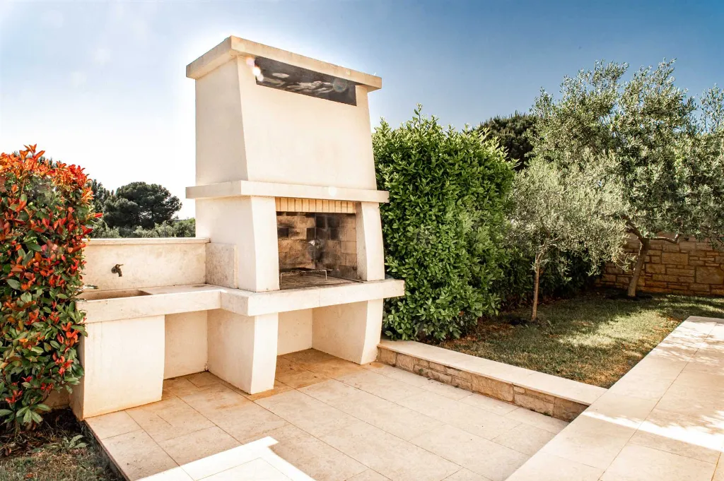 Tar Villa with Private Pool & Sea-View Terrace