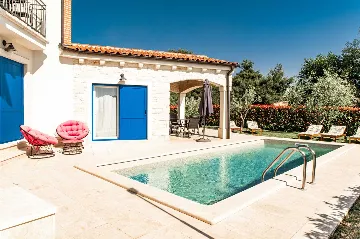 Tar Villa with Private Pool & Sea-View Terrace