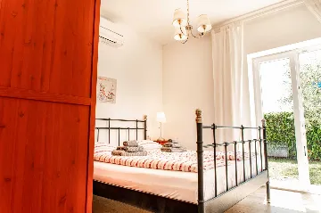 3-Bedroom Villa with Private Pool and Sea View in Tar