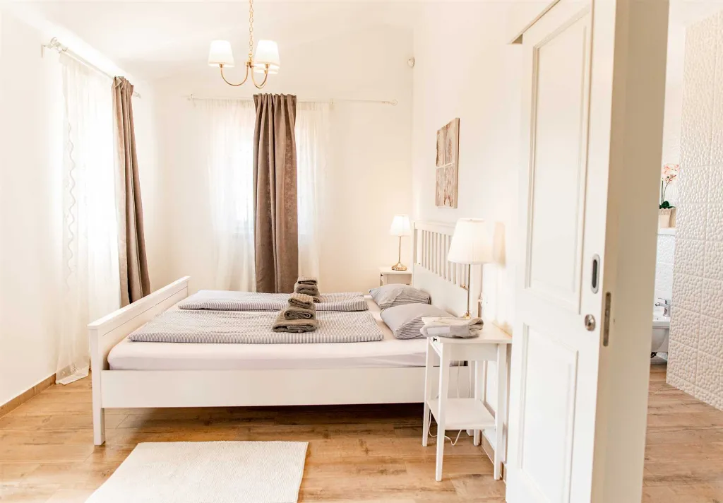 3-Bedroom Villa with Private Pool and Sea View in Tar
