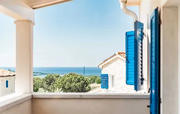 3-Bedroom Villa with Private Pool and Sea View in Tar