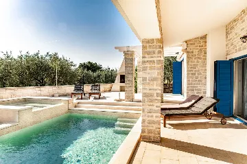 3-Bedroom Villa with Private Pool and Sea View in Tar