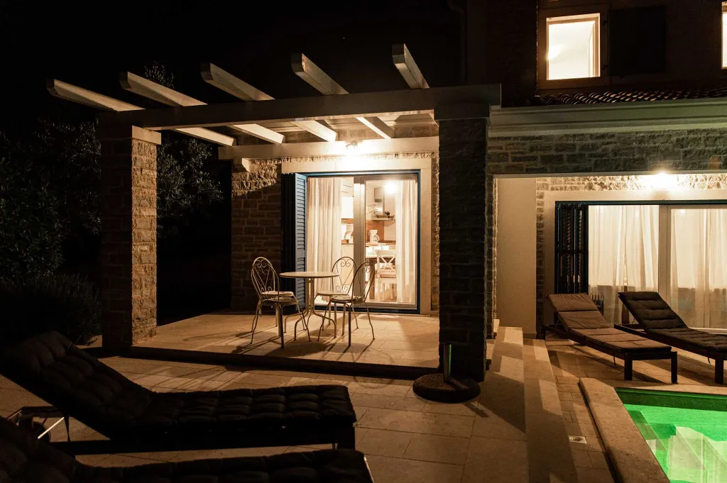 3-Bedroom Villa with Private Pool and Sea View in Tar