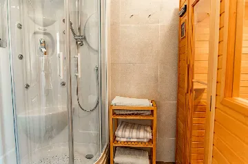 Villa in Tar for up to 8 Guests